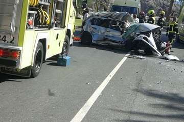 Un hombre fallece tras la colisión de una guagua y un turismo en Gran Canaria (Foto TA)